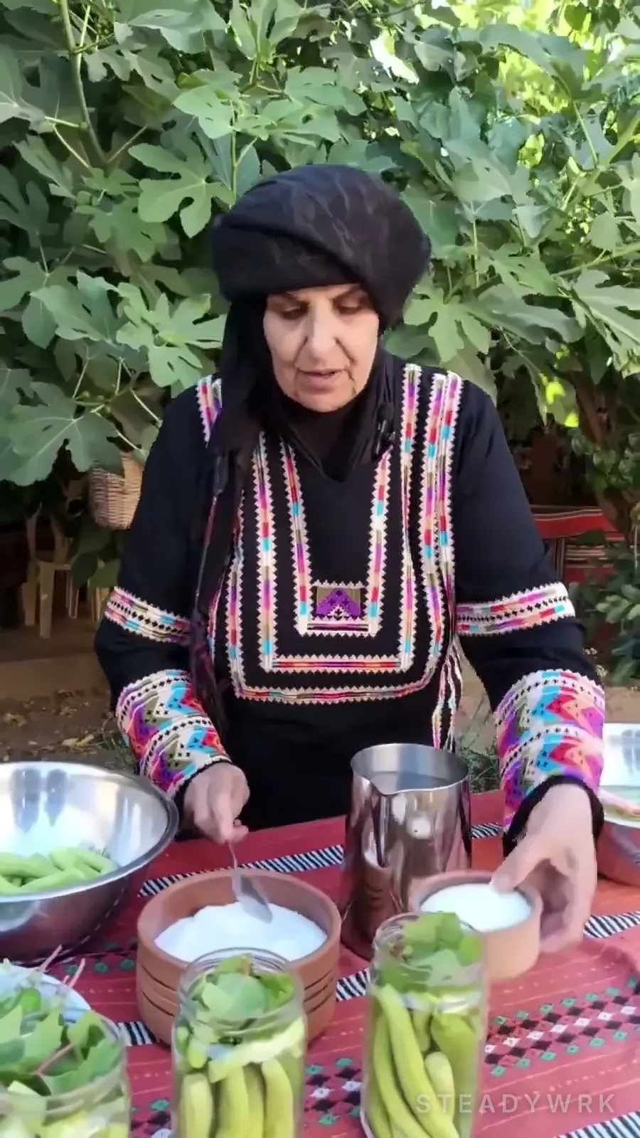 إيد أم محمد على مرطبانات مكبوس القثّا